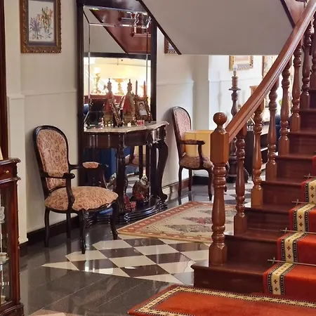 Casa Marques فندق مبيت وإفطار أنغرا دو إِراويزو