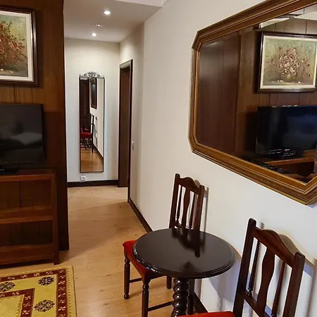 Casa Marques فندق مبيت وإفطار أنغرا دو إِراويزو