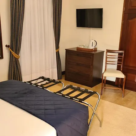 Casa Marques 3* أنغرا دو إِراويزو