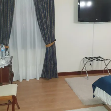 فندق مبيت وإفطار Casa Marques أنغرا دو إِراويزو